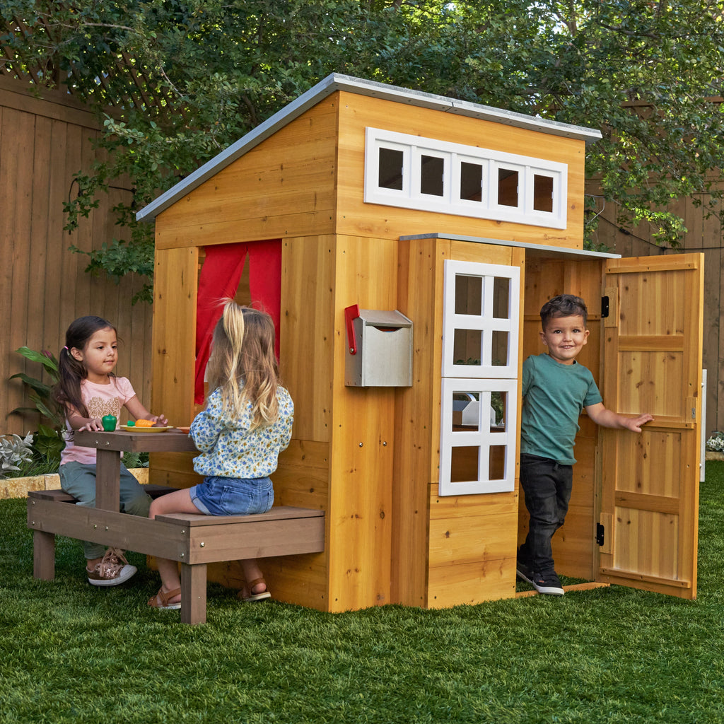 KidKraft Wooden Playhouse – Outdoor Garden Playhouse for Children, Kids Playhouse with Picnic Table & Accessories, Large 158cm Tall