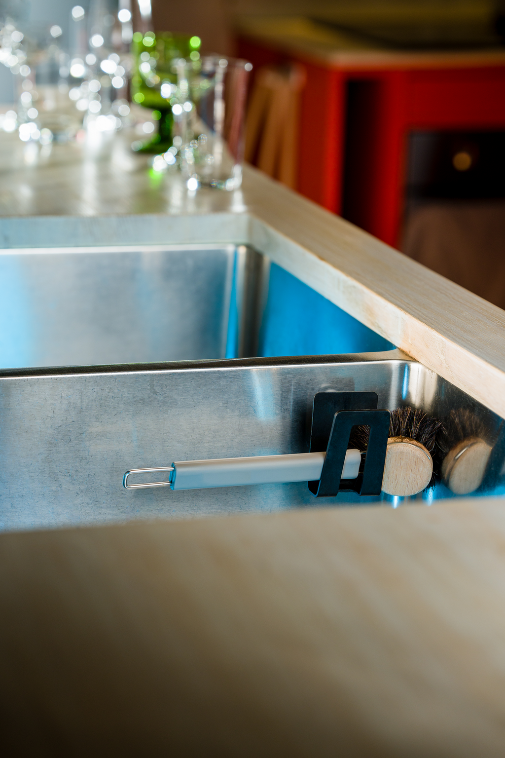 Happy Sinks Magnetic Sponge Holder - Biocomposite