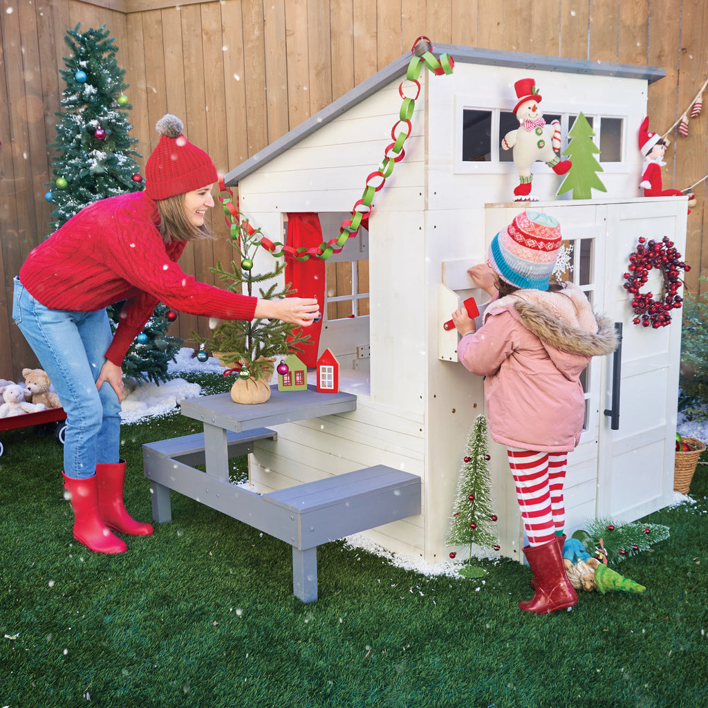 KidKraft Wooden Playhouse – Outdoor Garden Playhouse for Children, Kids Playhouse with Picnic Table & Accessories, Large 158cm Tall