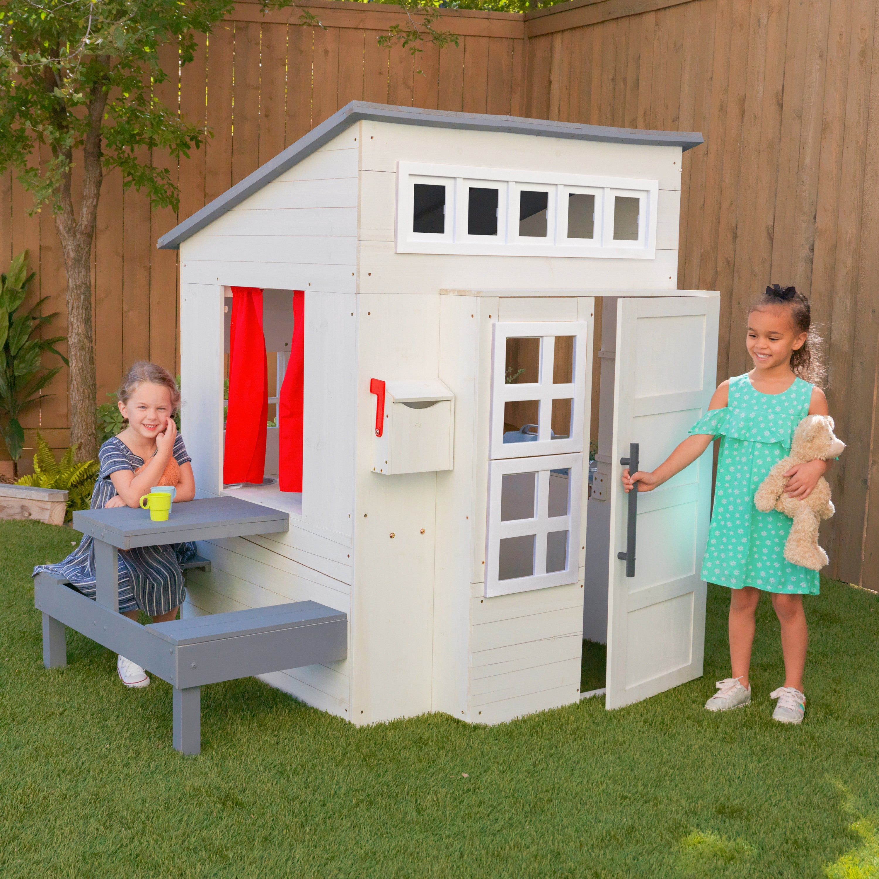 KidKraft Wooden Playhouse – Outdoor Garden Playhouse for Children, Kids Playhouse with Picnic Table & Accessories, Large 158cm Tall