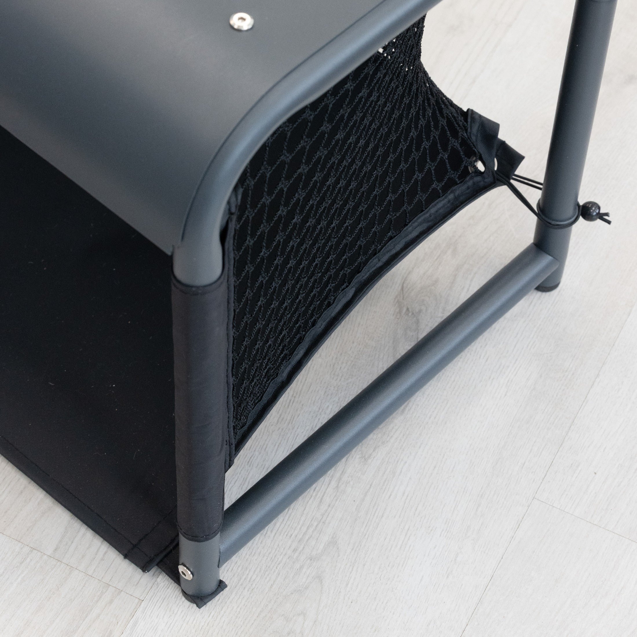 Subsoccer S3 Edge bench and frame detail